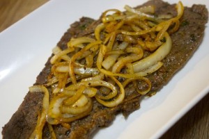 Bistec Encebollado